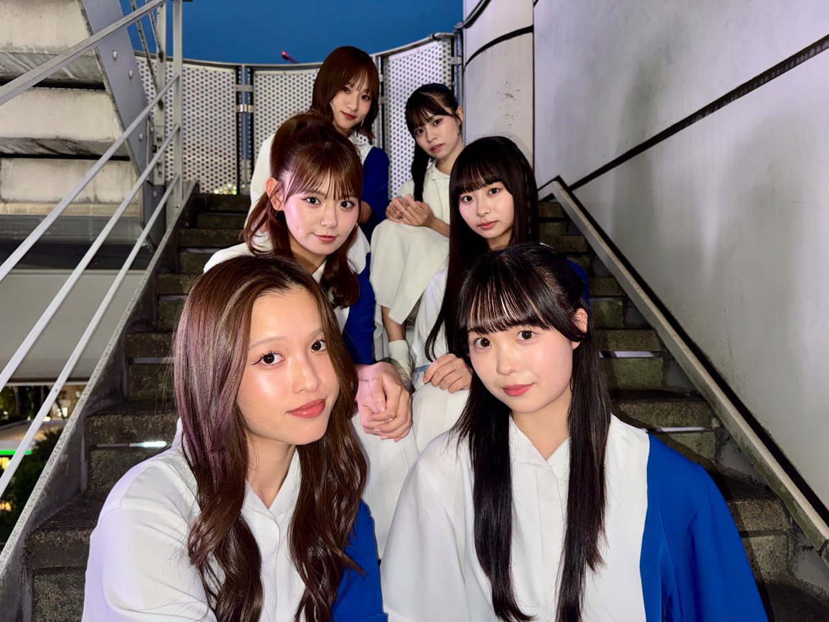 BNSI_official's tweet photo. 𖥧.𖥧:ꕤ ﾟ ゜ﾟ ﾟ * 𖡡:𖥧.𖥧.𖥧:𖡡  ﾟ ﾟ ゜ﾟ * ܀ꕤ୭*

　　　　　パッケージ発売記念
　　　　　リリースイベント
          タワーレコード　渋谷店９Ｆ

𖥧.𖥧:ꕤ ﾟ ゜ﾟ ﾟ * 𖡡:𖥧.𖥧.𖥧:𖡡  ﾟ ﾟ ゜ﾟ * ܀ꕤ୭*　

　　　お越しいただいた皆様、
　　誠にありがとうございます。

写真左上から

MAYA (@BNSI_MAYA)
AI (@BNSI_AI)
LISA (@BNSI_LISA)
LILI (@BNSI_LILI)
YUI (@BNSI_YUI)
REI (@BNSI_REI)

【SETLIST】

M1_六等星
M2_偶然の奇跡
M3_Against Higher
M4_揺らめきの果てへ
M5_夢、花、君と

𓊆次��のライブ𓊇
▶︎9月6日 (日)
パッケージ発売記念リリースイベント

......𖥧....𖥧...𖥧.............................ꕤ୭*
#BNSI