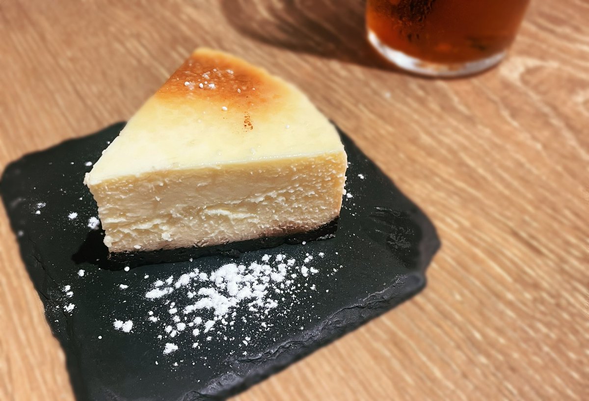 cheese_eng_cafe's tweet photo. 🍰学校同期と3年ぶりのランチ。
久々過ぎて話すことが尽きず、
あっという間の時間だった笑
変わらず会ってくれて、ほんとに嬉しい。お店OPENも楽しみ✨
#VOLENTE-048 #ランチ
#ポルチーニ茸と自家製サルシッチャのボスカイオーラ #しとらかNYチーズケーキ
#学校同期 #友達に感謝 #嬉しい報告 https://t.co/0frdVa3DQ4