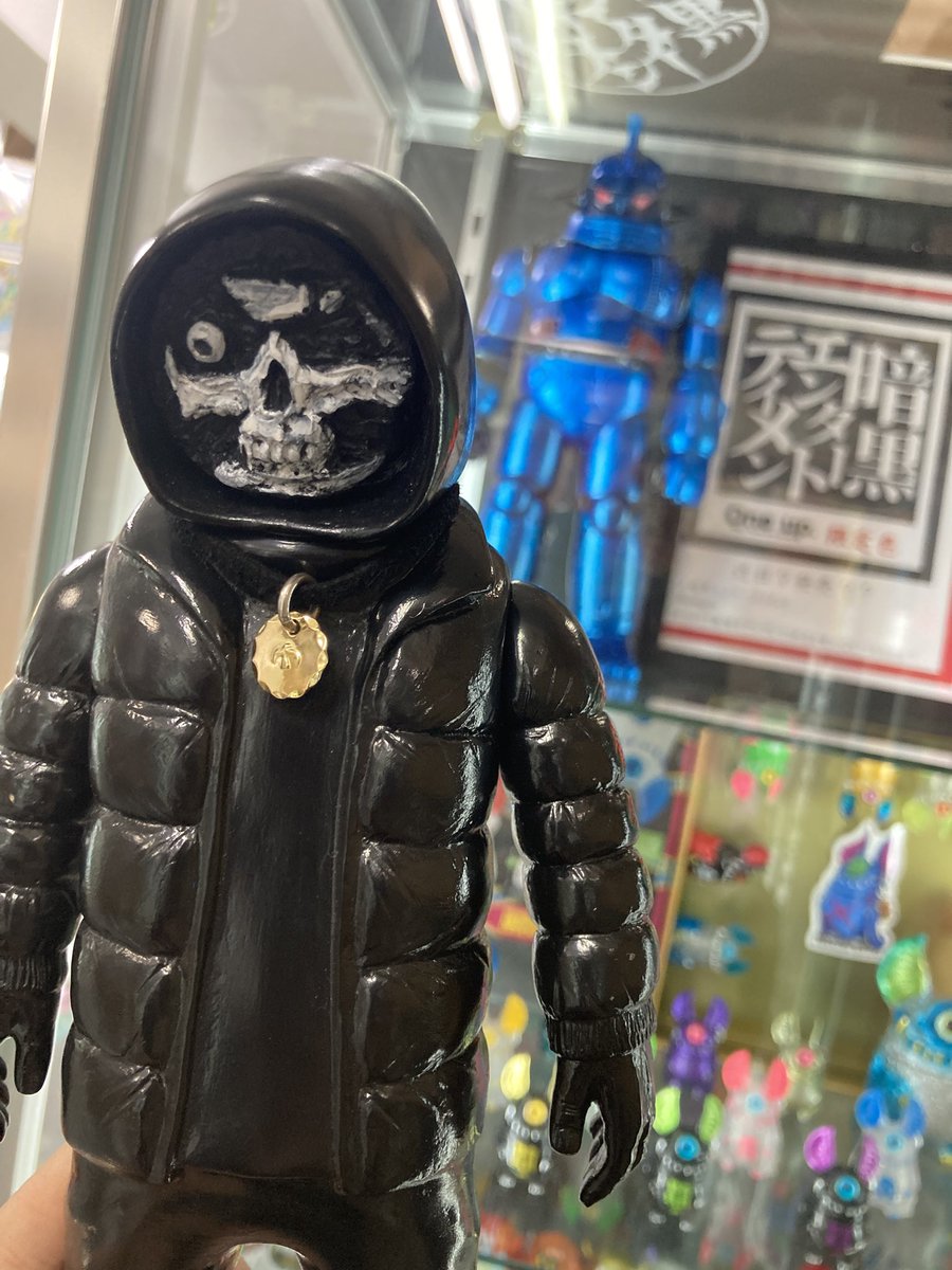 om_hiroyuki's tweet photo. 今日はOne up.さんに視察に行ってきた。
ダイゴウジン、アイツはヤバいやつだ。華禁の手に負えるのか……！？
三人衆は可愛いが内に秘めたる力を感じる。今にも大爆発しそうだ。
そして明日は河口湖に新たな仲間を迎えに行く。とても楽しみだ！

#暗黒エンターテイメント
#oneuptoy https://t.co/pC6wXms2BI