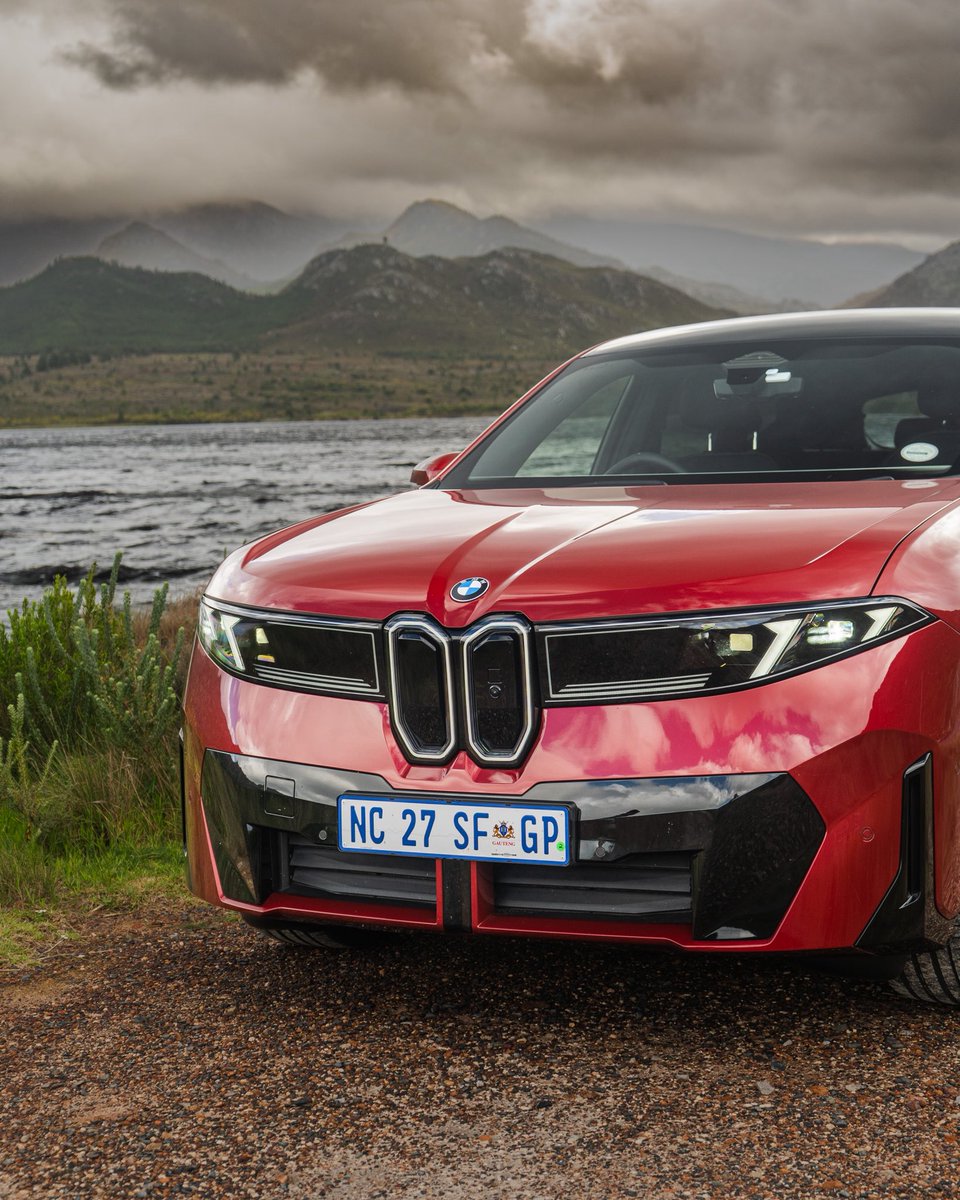 YMusi007's tweet photo. Pictures don’t do it justice. This new BMW iX3 looks 10x better up close.

You get two options 

- iX3 40 RWD (82kWh🔋 235kW &amp; 500Nm) R1.49m
650km Range (0-100 in 5.9sec)

- iX3 50 XDrive (108kWh 🔋345kW &amp; 645Nm) R1.69m
820km Range (0-100 in 4.9sec) https://t.co/EZRXDTfd2p