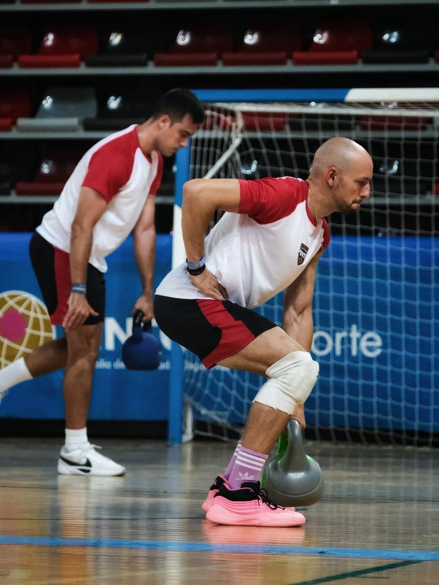 voleypinto's tweet photo. 💪 PRIMERA SEMANA, COMPLETADA
Nuestro equipo de SM 2 Oro ya ha puesto la primera piedra. Trabajo, esfuerzo y muchas ganas de lo que viene 🏐🔥
Y tú, vas a vivirlo desde dentro?
🎟️ Hazte abonado.
Se avecina una temporada para vivirla juntos.
https://t.co/JotL8FQI4y
#DaelPaso https://t.co/pu7EEuakbn