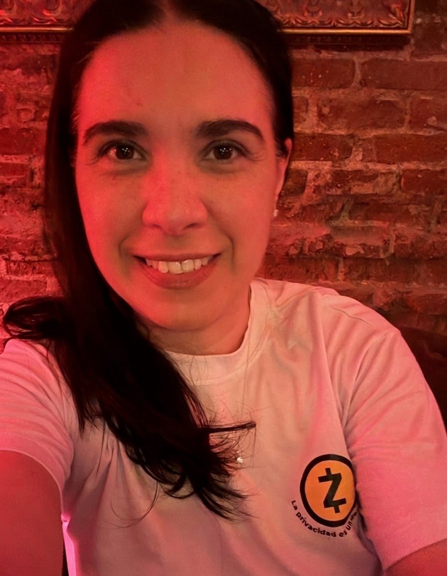 mbbevilacqua's tweet photo. I had a wonderful time at @El_Noviciado  with @SoyAuraBrito,  @gordonesTV &amp; Vlad (Near). 

Despite of having been wrecked by the heat in Madrid, we made it for the meetup. 

Just like $ZEC keeping strong in the $1k, we Zcashers are everywhere showing support.

#CarpeZcashum! 🛡️ https://t.co/Q7wf3dRAQD