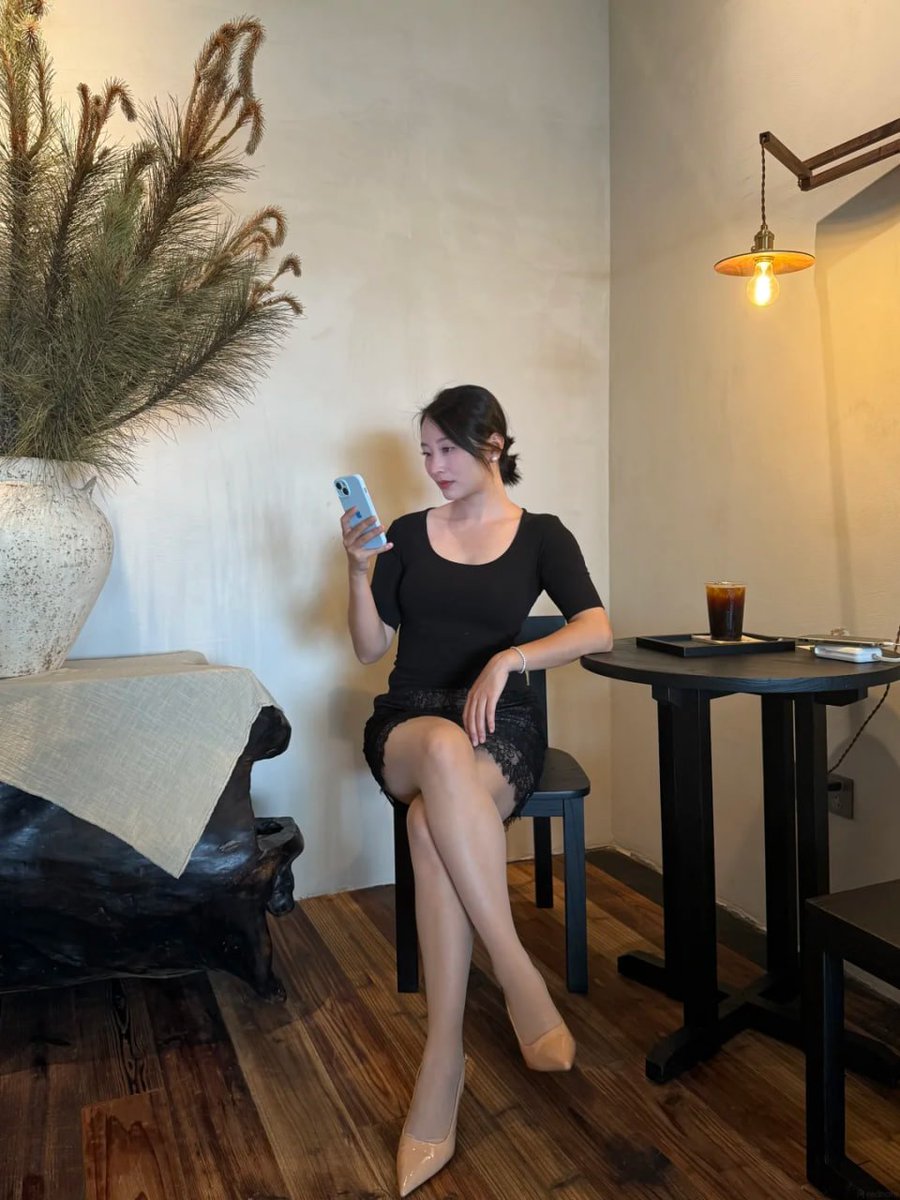 Zzij888's tweet photo. 在海淀区30+咖啡店老板娘，给陌生网友一个认识你的机会： 留下一个兴趣标签就好。#北京 #王干娘 https://t.co/nAbHHBgCeU