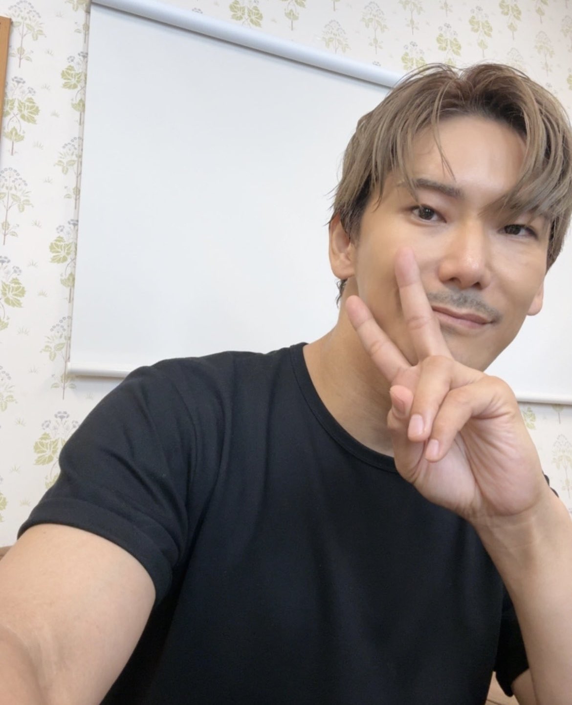 小林直己 クッション×2 JSB3_LIVE_Information على X: 