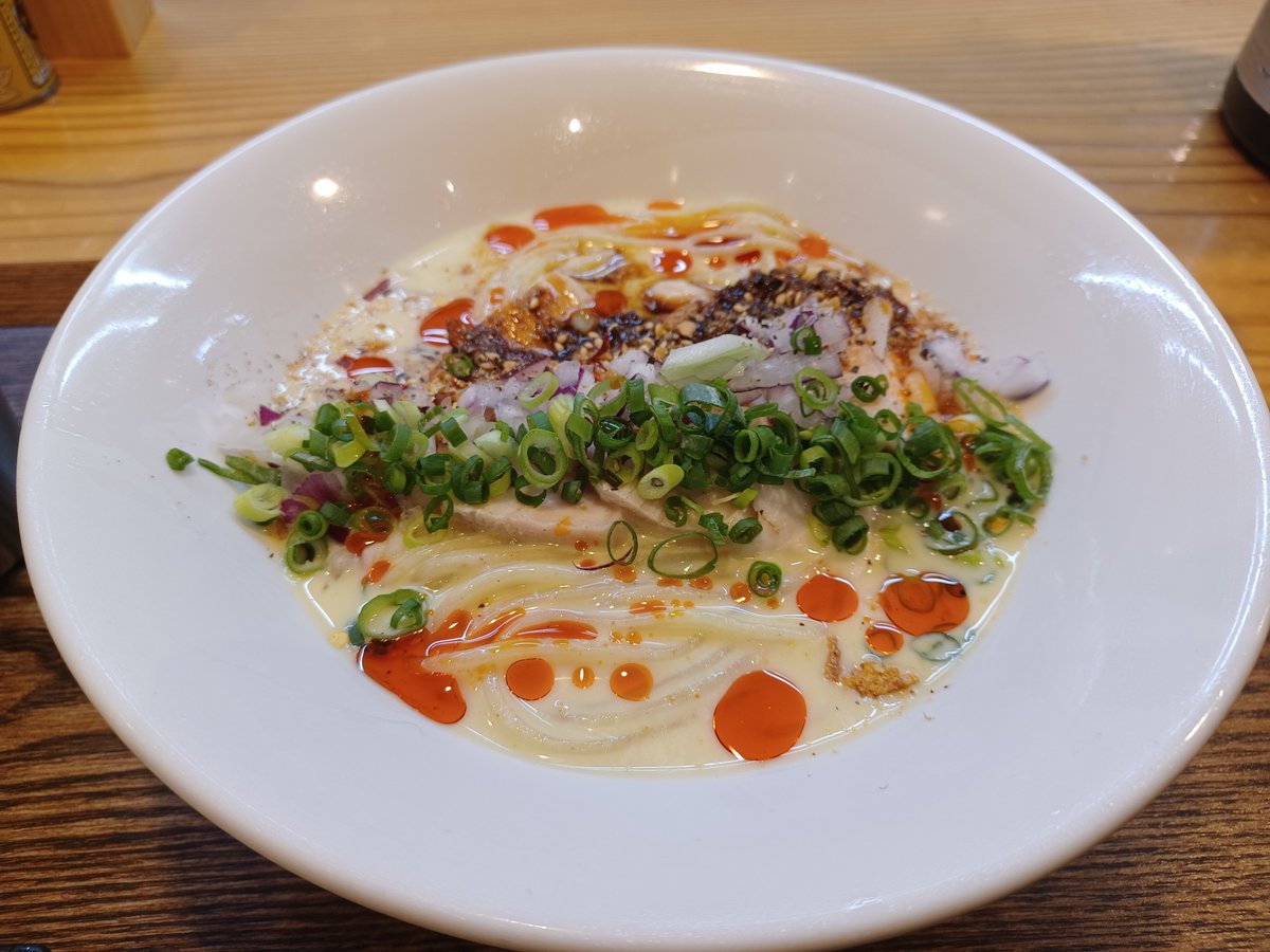 iko4423's tweet photo. 初のトウモロコシ。暖かいのは次回って事で、今日は豆乳の冷製。こちらの辣油、店主自慢で結構辛い。トウモロコシの甘さと絶妙な感じ。ネギの適度な輪切りが豆乳の臭みを消して良い感じ!。ご馳走様でした。また、伺います。😋😋🥰😍🤩😛😜😝🤪 https://t.co/Y0y8b82orX