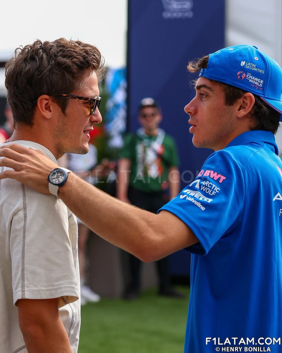 Colapinto_news's tweet photo. ¡ENCUENTRO DE TIPAZOS! 🇦🇷🙌

Franco Colapinto junto a @sachafenestraz en Monza https://t.co/0WmQ35ax9x