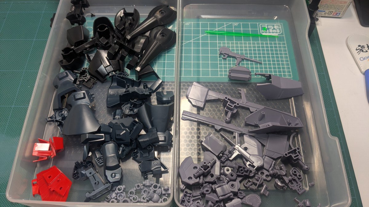 HEXallescape's tweet photo. プレバン版HGリックディアスを説明書禁止縛りで作るぞ！
#組立説明書禁止縛り
#ガンプラ https://t.co/3YrCfxzhRN