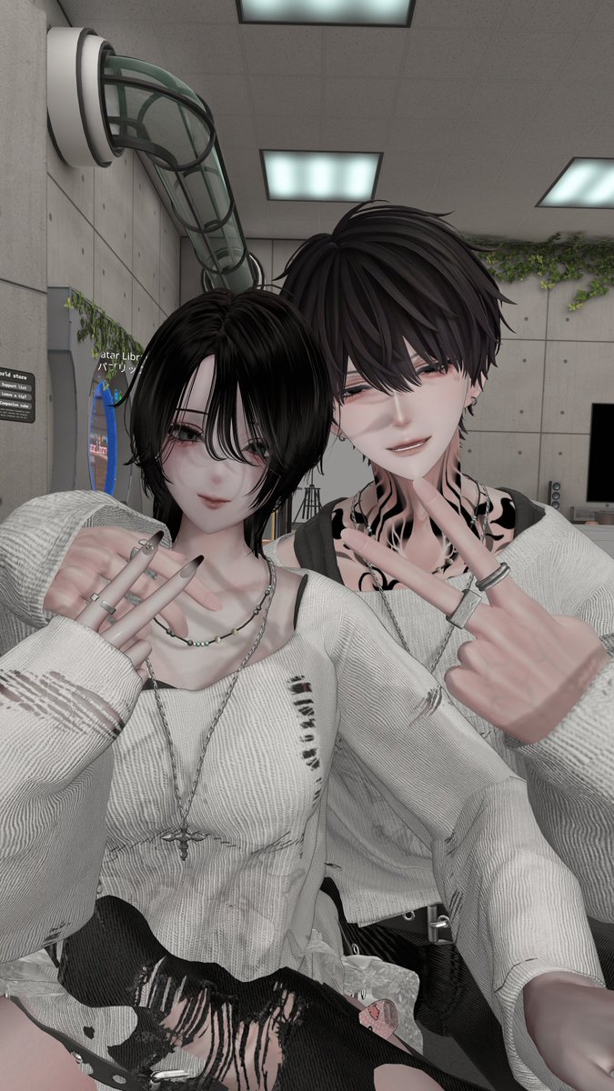 rara_vrc's tweet photo. おそろあつい https://t.co/n0lyjmE4ge