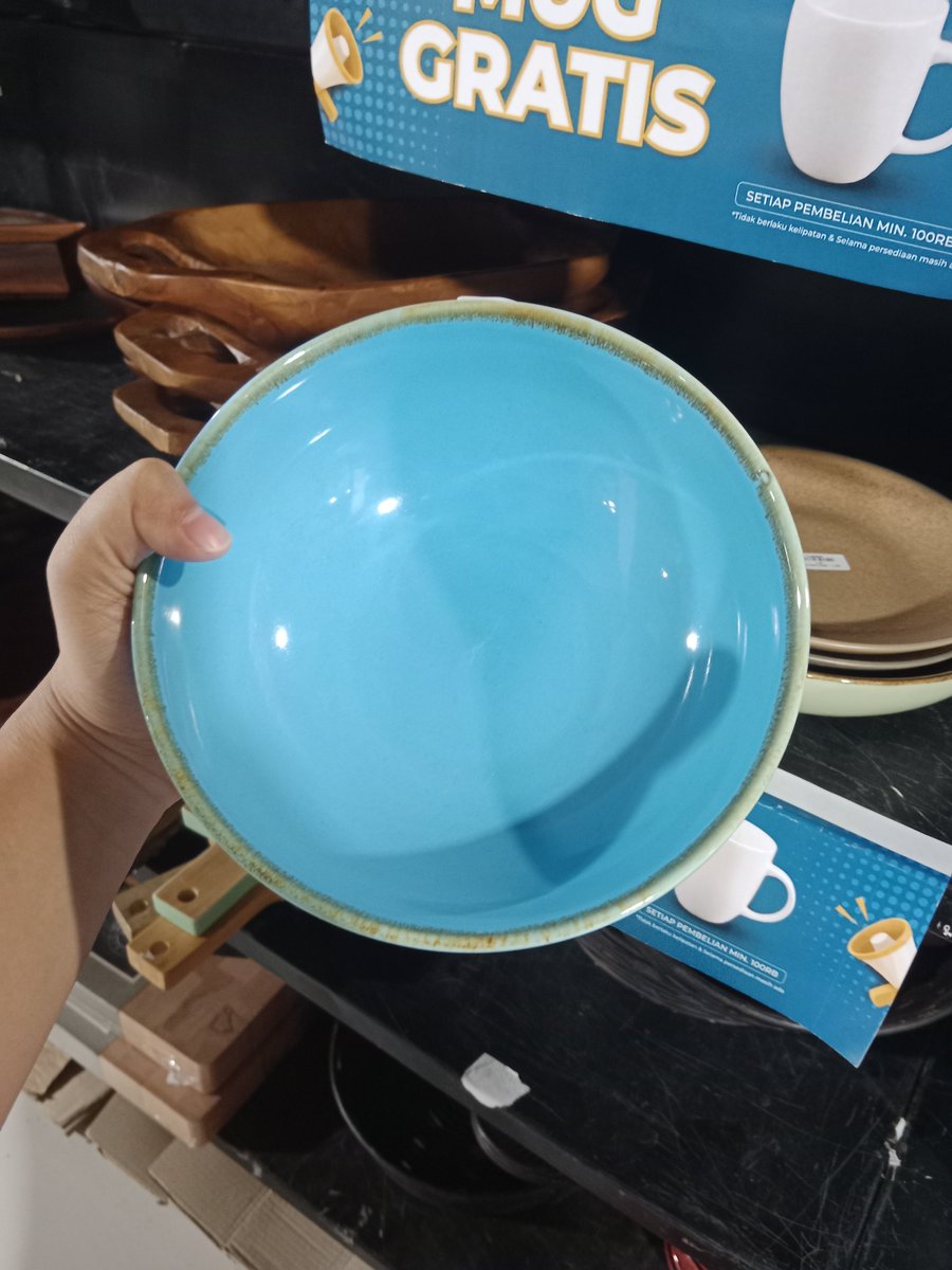 knowhoos's tweet photo. 20k ada merah, oren, ijo, biru, biru muda https://t.co/bkQ2TmuJ8M