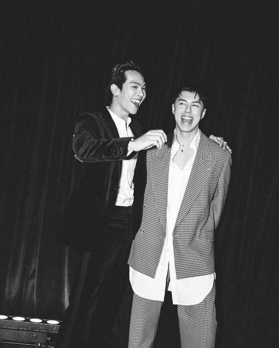 _aishiteru_1's tweet photo. อยุ่กับประชากรปกติคุณนายคือบิ้กกายมาก 
แต่พอมาอยุ่กับป๋าตรีทำไมเหลือตัวแค่นั้น
39ทำกุเขินไส้ดิบอยุ่อย่างงั้น https://t.co/ViOGMy8rlu