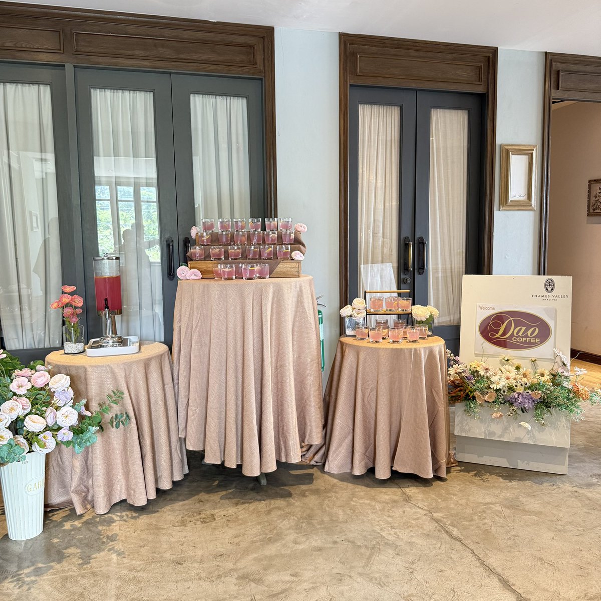 dao_dcthailand's tweet photo. 🏔️☕️🍰🧁✨

PERTHSANTA PEAK ROMANCE

#UltimateBrewcationxPS
#DaoCoffeeXPerthSanta https://t.co/AZtdS84TDA
