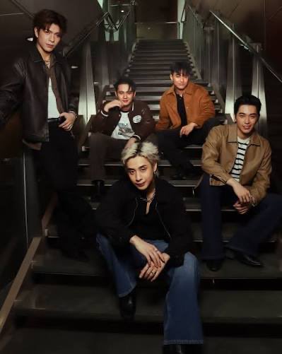 IconicRankings's tweet photo. 🔥 TOP 20: MOST INFLUENTIAL SOUTHEAST ASIAN ARTISTE - MALE 🔥
Current standings for the Jupiter Music Awards:

1. BGYO
2. Nunew Chawarin
3. ALPHA
4. Rax The
5. BamBam
6. Vic Teo
7. FirstOne
8. DARREN
9. Maki
10. Ten
11. PUN
12. Billkin
13. YOUNGOHM
14. Nont Tanont
15. Afgan
16. F.HERO
17. Three Man Down
18. Jeff Satur
19. BUS
20. VICE GANDA