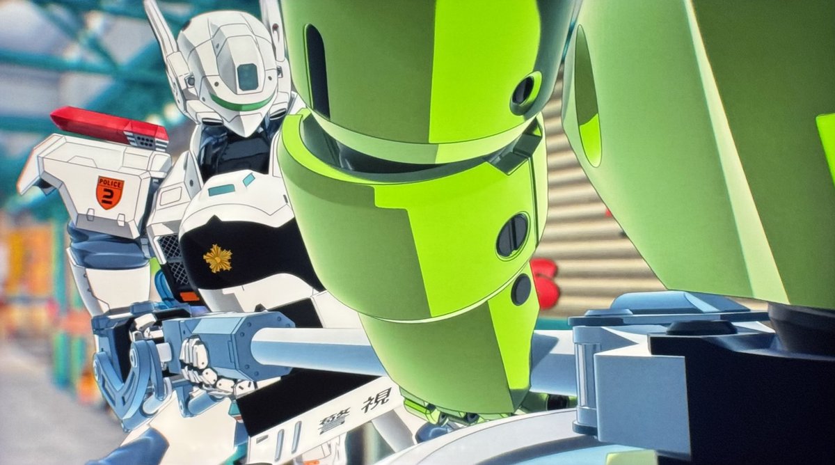 haaaaassan's tweet photo. 1日1本ノルマの2,047本目は、初代から数えて3世代目くらいのキャラクターたちで織りなす近未来ロボットアクションアニメ映画「機動警察パトレイバーEZY」を昨夜観た。
映画といっても、CM込み30分物番組の3話分のオムニバスという感じ。馴染みのない新キャラが出てくるんだから、もうちょっと一人ひとりにスポットが当てられるようなストーリーを最初に持ってくるべきじゃなかったかな。ちょっとイージーな作りだ。EZYなだけに。まぁ、面白かったことは確かだが、別々の事件を3本ではなく、1つの長編を見たかったなぁという不満もなくはない。