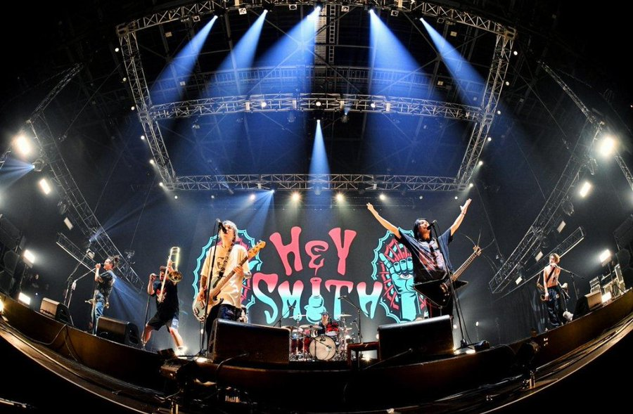Belyullw's tweet photo. 🔥 HEY-SMITH LIVE！

本日18:10〜
TREASURE05X 2026
「LAND OF THE FREE -LAGUNA FINAL-」に出演🎸🔥

■公式ライブ！▼
https://t.co/9rJxZ3aGxI

📅 9月5日(土)
📍 蒲郡ラグーナビーチ

熱いステージをお見逃しなく！🤘

#HEYSMITH #TREASURE05X #LANDOFTHEFREE #LAGUNAFINAL #蒲郡ラグーナビーチ https://t.co/7BolRKPvEL