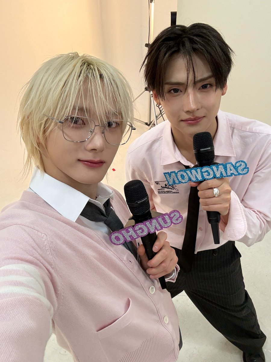 sangwonspics's tweet photo. cutest MCs duoo!! 🐰🐈 https://t.co/bfIBUVgZl4