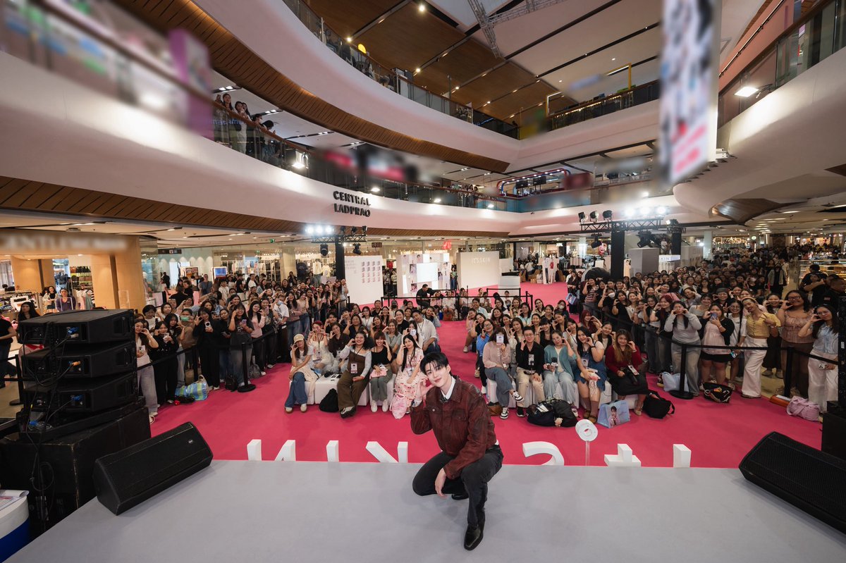MchoiceTH's tweet photo. ขอขอบคุณ @ItsSkinTH ที่ให้เกียรติ ‘มีน’ มาร่วมงาน ‘It'S SKIN POP-UP MARKET : SPECIAL SALE’ ในวันนี้มาก ๆ เลยนะคะ ยินดีที่ได้เป็นส่วนหนึ่งของครอบครัว It’S SKIN มาก ๆ ค้าบ

และขอขอบคุณแฟน ๆ ทุกคนสำหรับกำลังใจที่ส่งมาให้กันทั้งหน้างาน และหน้าจอเลยนะครับผม ٩(๑˃̶͈̀◡˂̶͈́๑)۶

MEEN x ITSSKINPOPUP
#MEENxITSSKINPOPUP
#ITSSKINPOPUPMARKET #ITSSKIN #ITSSKINTHAILAND #ITSSKINCleanser
#Meennicha8
#MchoiceArtist