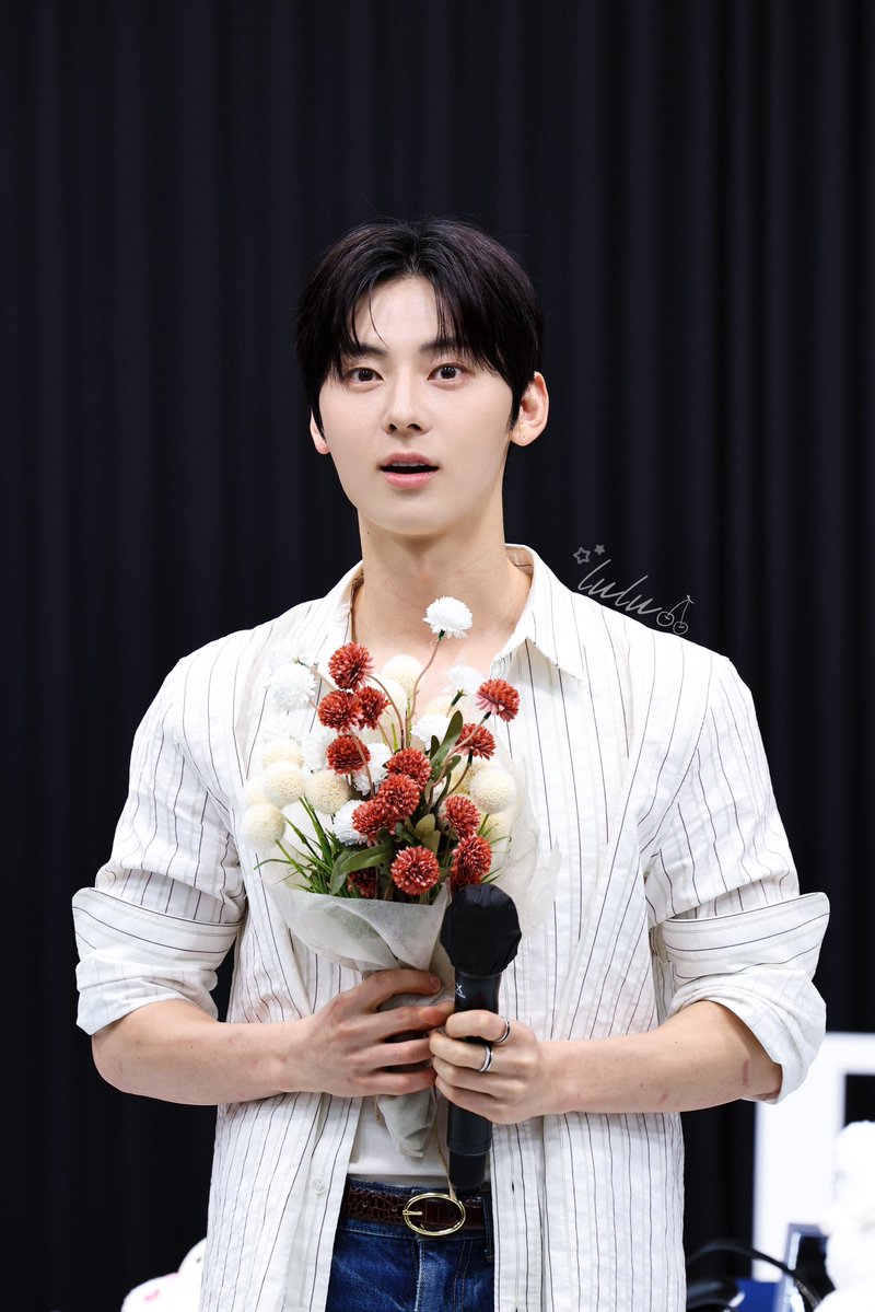 LLLzl_0208's tweet photo. 💐
#황민현 #HWANGMINHYUN https://t.co/pr6u95troF