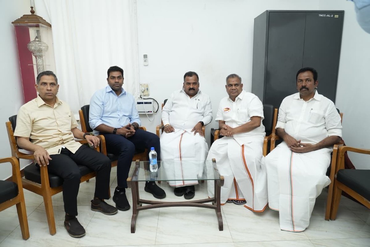 manickamtagore's tweet photo. மாண்புமிகு தமிழ்நாடு முதலமைச்சர் திரு. ச. ஜோசப் விஜய் அவர்கள் தலைமையில், 09-09-2026 அன்று நடைபெறவுள்ள த.வெ.க. தோழமைக் கட்சிகள் கூட்டத்தில் பங்கேற்க, என்னை மாண்புமிகு ஊரக வளர்ச்சி மற்றும் நீர்வளத்துறை அமைச்சர் திரு. என். ஆனந்த் மற்றும் மாண்புமிகு பொதுப்பணித்துறை மற்றும் விளையாட்டு மேம்பாட்டுத்துறை அமைச்சர் திரு. ஆதவ் அர்ஜுனா ஆகியோர் சென்னை சத்தியமூர்த்தி பவனில் நேரில் சந்தித்து அழைப்பு விடுத்தனர்.

மாண்புமிகு சுற்றுலாத்துறை அமைச்சர் திரு. ராஜேஷ் குமார், மாநிலங்களவை உறுப்பினர் திரு. பிரவீன் சக்கரவர்த்தி, பொதுச்செயலாளர் திரு. சிரஞ்சீவி ஆகியோர் உடனிருந்தனர்.

#TNCongress
#TVK 
#CMJosephVijay‌ 
#RahulGandhiForPM