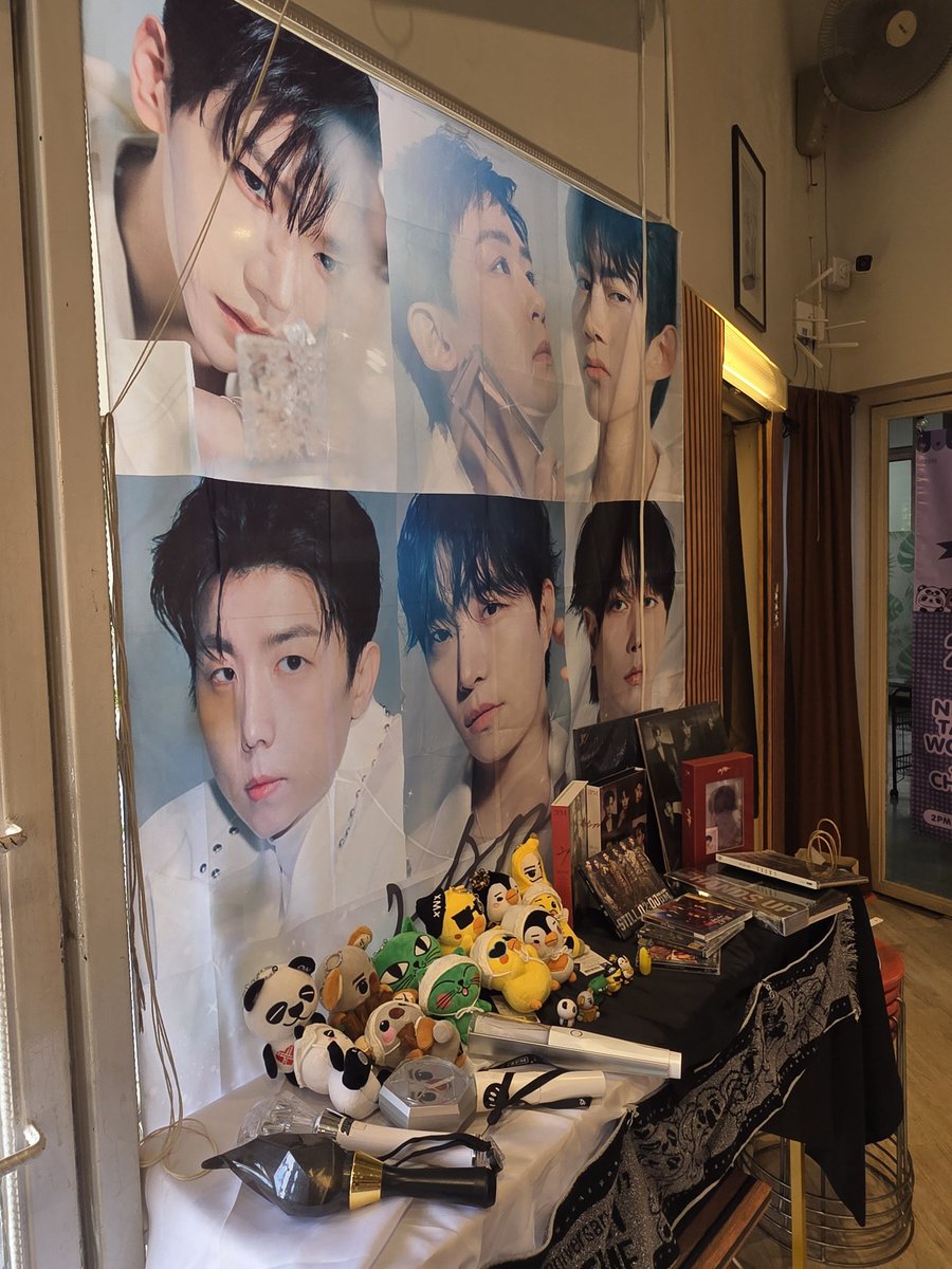 dada_Pkfk's tweet photo. ขอบคุณที่จัดคาเฟ่ครบรอบ 18 ปี 2PM นะคะ 🩷❤️💚💙💛💜
โทสต์น่ารักมากกกก 
กว่าจะกล้ากิน 😆😍🐼🐧

#2PM_18th_Anniversary https://t.co/ya7BBz65rA