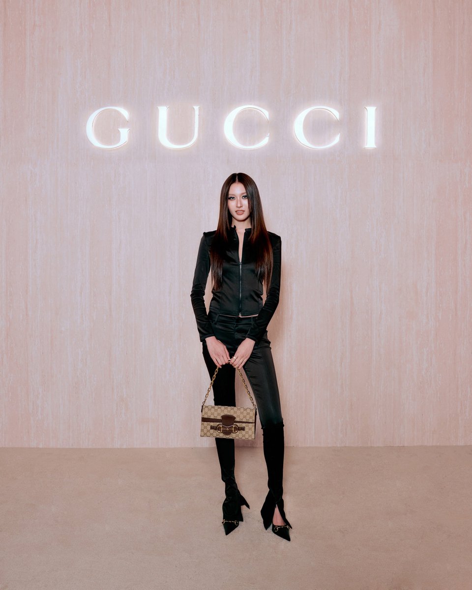 lelefor71's tweet photo. 🖤
VIEW GUCCI VIBES
#GucciPrimaveraxView
#viewbenyapa https://t.co/XZUFvhaHqK