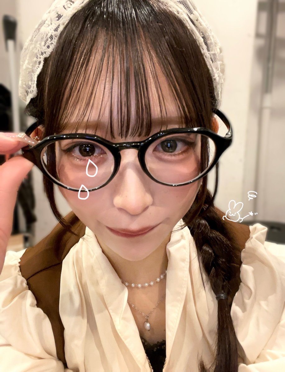 vim_kohina's tweet photo. めがねの自撮りってむずかしー、、
今日もありがとう♡ https://t.co/stTrbI5DSX