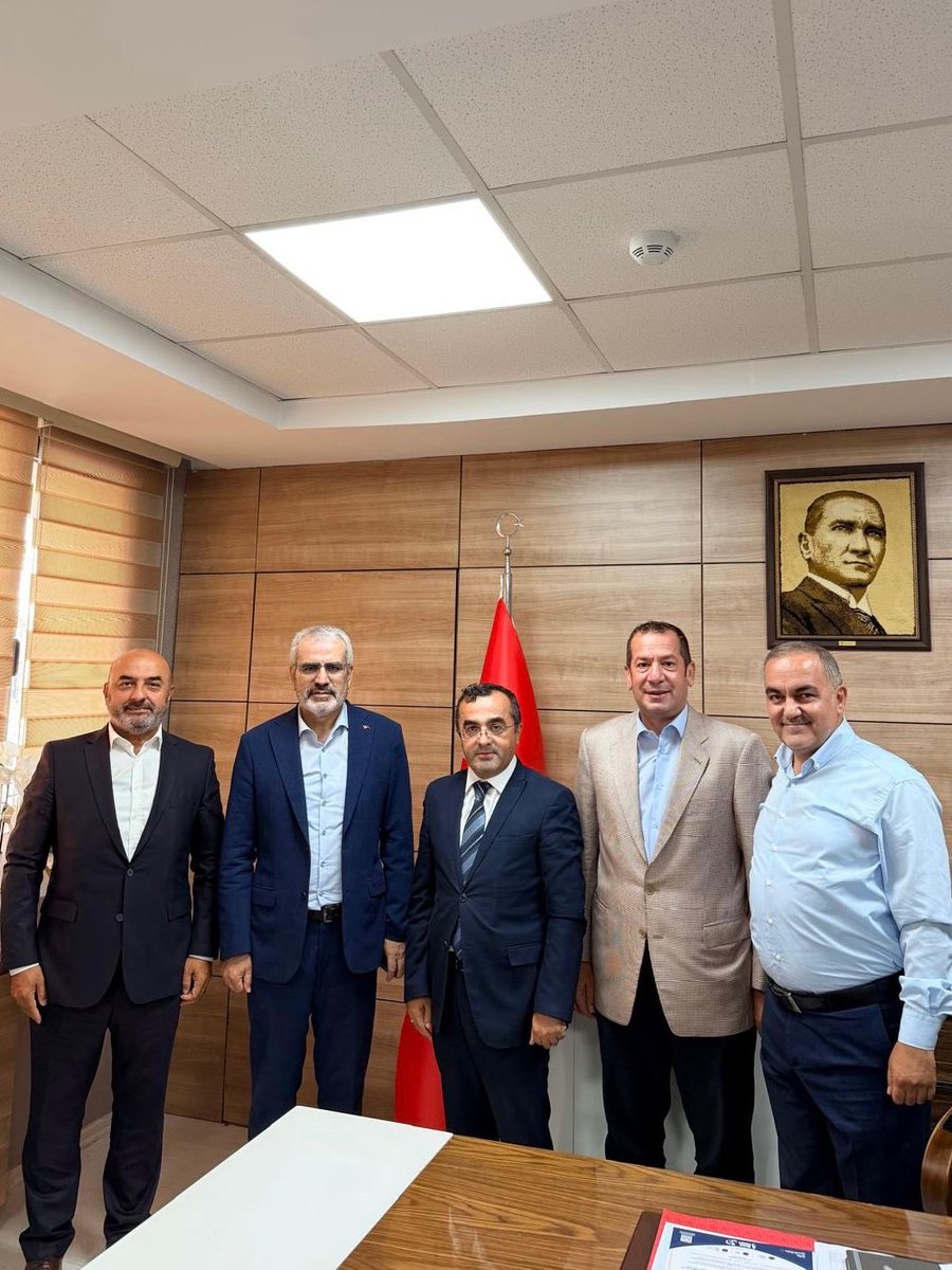 bikevokullari's tweet photo. Genel Müdürümüz Rasim Karagül, Başakşehir İlçe Millî Eğitim Müdürü Sayın Ferhat Öztürk’ü yeni görevi vesilesiyle ziyaret etti.

Eğitim üzerine gerçekleştirilen samimi ve verimli sohbetin ardından, Sayın Ferhat Öztürk’e yeni görevinde başarılar diliyor; nazik ev sahipliği için teşekkür ediyoruz.