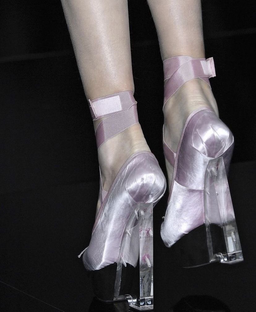 ifuliedownhere's tweet photo. Junko Shimada spring 2009 https://t.co/OcEXGLPTr5