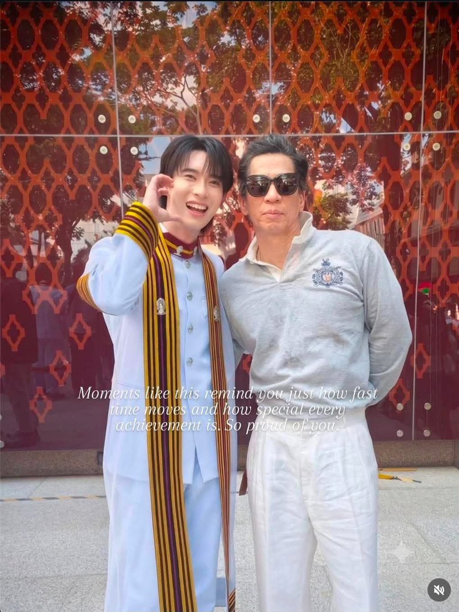 HooperJeng's tweet photo. Oh Khun Hoxtonian also comes to congrat PuPu today❤️. He really likes Pu a lot
#ppoohkt https://t.co/cq59YbmUpy