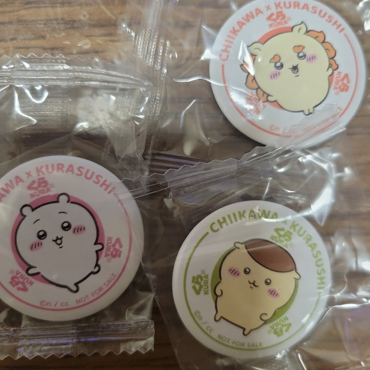 rin8111024311's tweet photo. ちいかわ くら寿司 ビッくらポン
交換希望🙏🏻

譲) ちいかわ シーサー くりまんじゅう
缶バッジ

求) ラッコ 缶バッジ https://t.co/Y4Bk7IoHq7