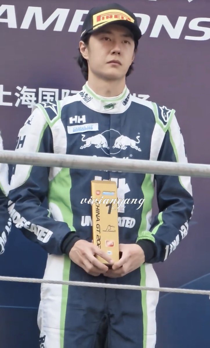 nahz_oaix's tweet photo. knowing what i know of him, this sort of winning is probably not as gratifying. especially with the incident, but he did work hard and clearly did his best, continuously improving himself, the way he handled his car during those critical moments which ensured his team could continue to race, and of course credit to Mr. Melvin Moh who is always superb and a master at his own level, winning has always been a sure thing and just a matter of time.

Congratulations to No. 85 driver Wang Yibo, you always make all those who root for you proud! 🏆💚

#85RACING