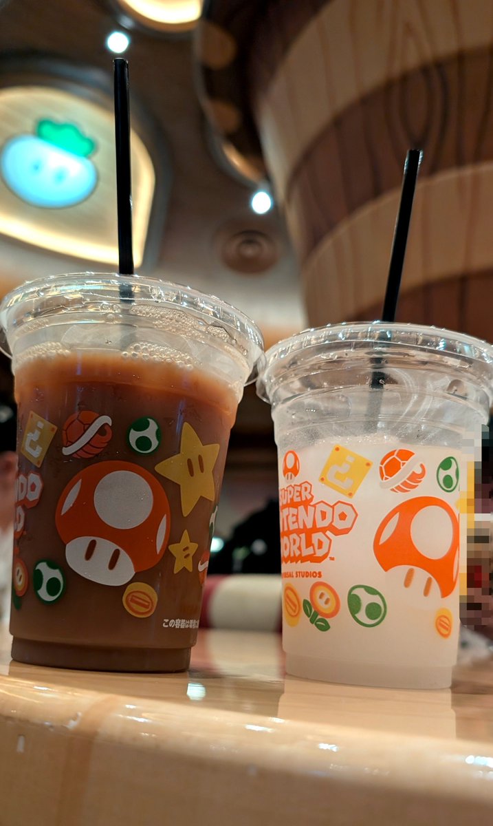 KAWA_USO_USO_'s tweet photo. SNWフリー入場だったのでパレード後に🍄キノピオカフェも整理券なしのフリーだからケーキ食べました😋このチョコレートケーキめちゃめちゃ美味しかった✨なんで今まで食べなかったんだろう😭また食べたーい!!
#USJファン #SNW https://t.co/G2EAQbitfr
