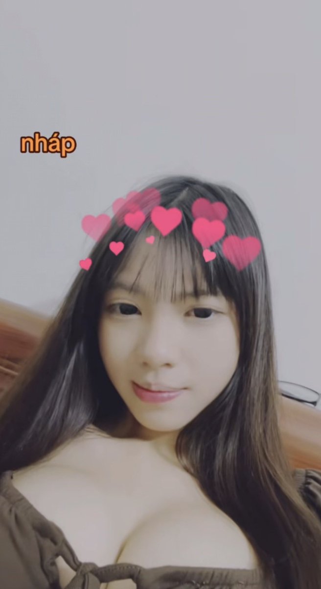 mhcte21's tweet photo. con này bị lộ clip với ảnh ai cần ib e ạ https://t.co/6kK47oG5Nl