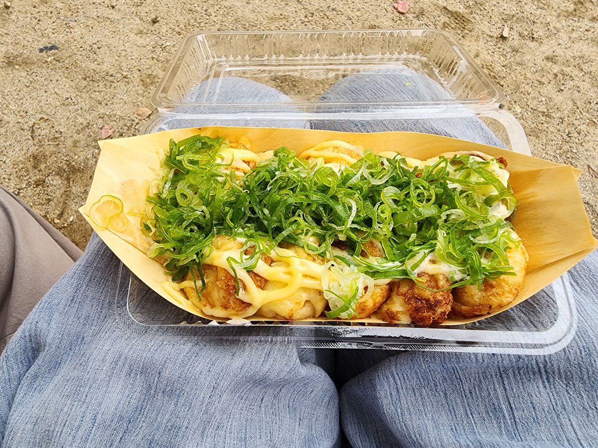 Lemon28282's tweet photo. 本日のたこ焼きです！美味しかった😋
あと、昨日は誕生日でした！ https://t.co/AufJze7GIK