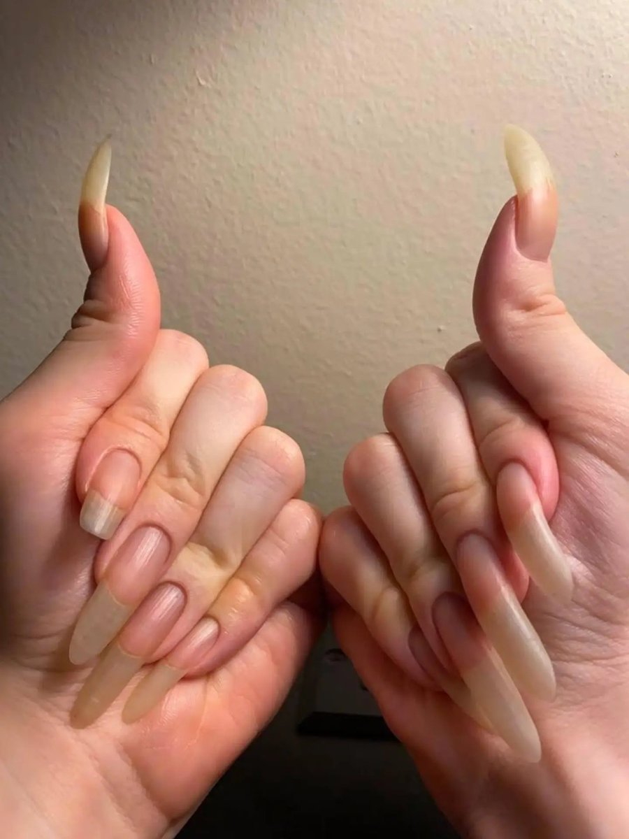 longnailspage's tweet photo. @I_Love_Claws perfect natural nails 

#longnails #naturalnails #claws #longnaturalnails #naturallongnails https://t.co/M7WaCSumYB