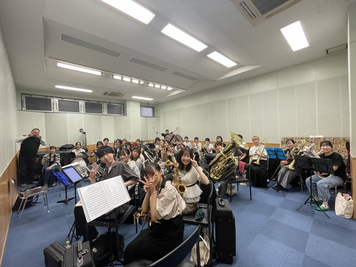 kansaimedwinds's tweet photo. 9/5
本日は初回練習日でした！
初めましてでしたが全曲通しのハードスケジュールをこなすことができました🎵
これから素敵な音楽を作り上げましょう✨

#吹奏楽団　#吹奏楽 https://t.co/K267nJzEyw