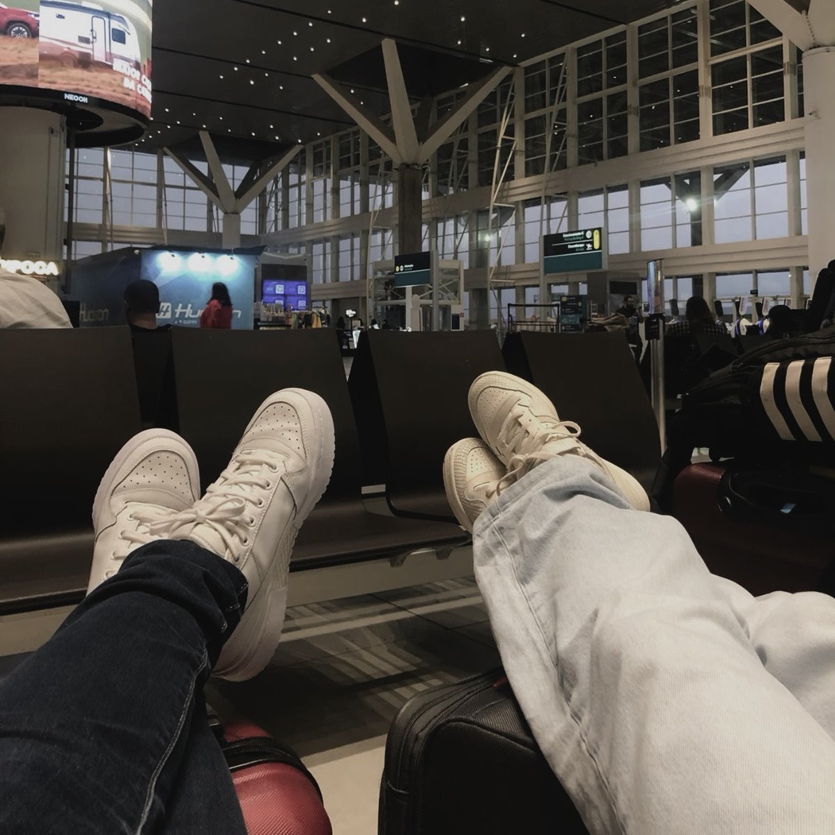Sovaraignt's tweet photo. 📍 𝐈𝐬𝐭𝐚𝐧𝐛𝐮𝐥 𝐀𝐢𝐫𝐩𝐨𝐫𝐭
Same time, same place, different destinations. After some dramatic bickering and her endless whining, we decided to end this trip by going our separate ways. She has a race to watch, I have a grumpy cat who misses me at home. https://t.co/x3Gmlbidlm