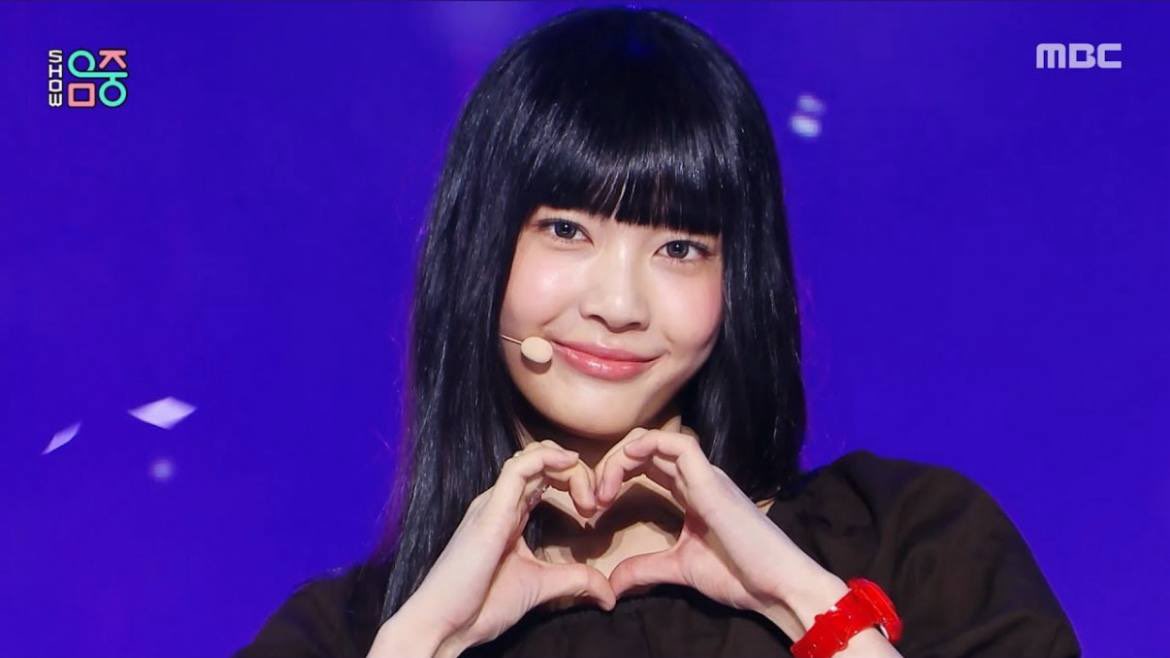 parkse_ah's tweet photo. TUIDE’s ending fairy for their performance of “Sun Kiss” on Show! Music Core 🌻

▶️ https://t.co/xKhTTYAsuz https://t.co/nAyLAkSWtZ