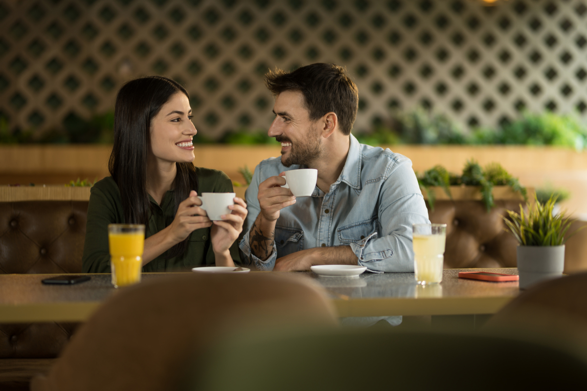 HasanTuran3tfc's tweet photo. Hey, long time no see! Ran into my old classmate at the café today—we ended up chatting for an hour about all the fun times in high school. Small surprises make the day so much warmer!， https://t.co/IOjxMzbpA6