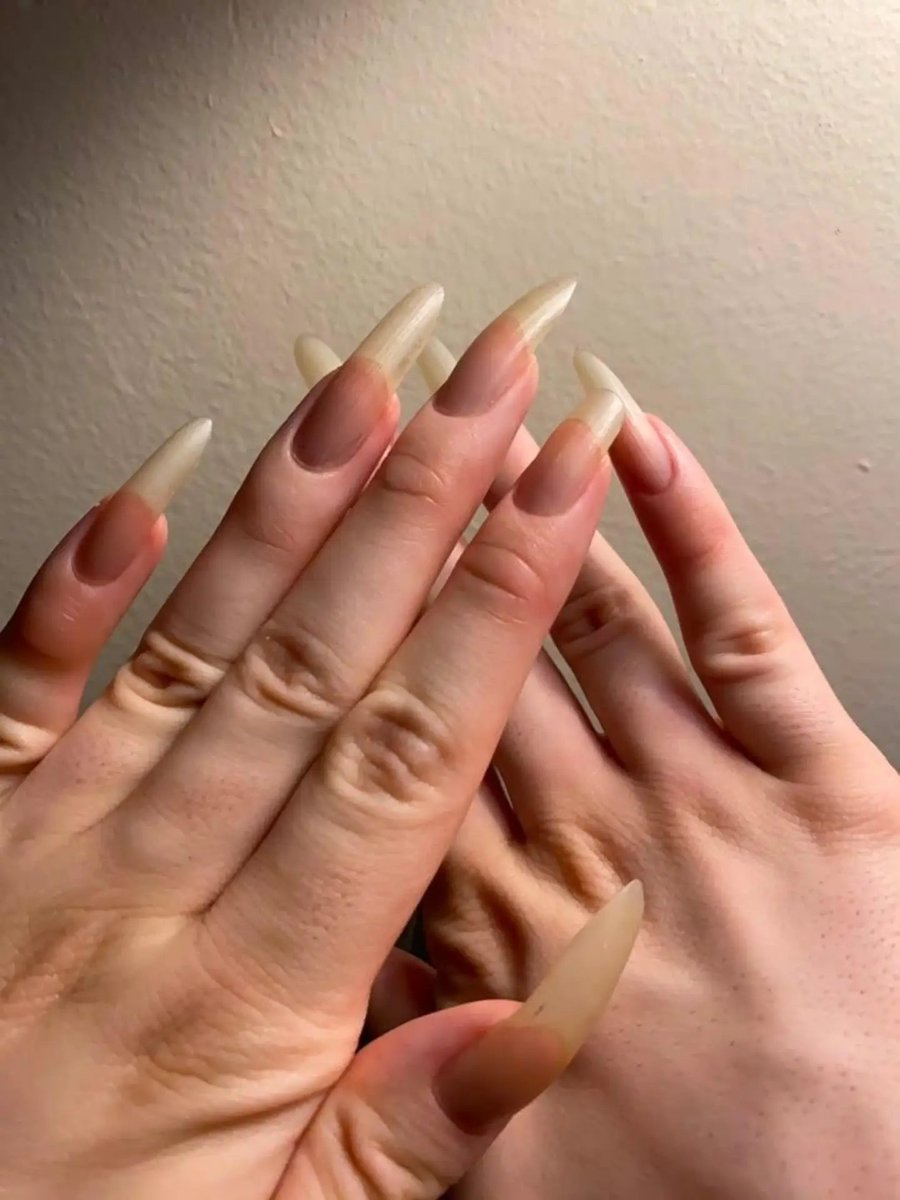 longnailspage's tweet photo. @I_Love_Claws perfect natural nails 

#longnails #naturalnails #claws #longnaturalnails #naturallongnails https://t.co/M7WaCSumYB