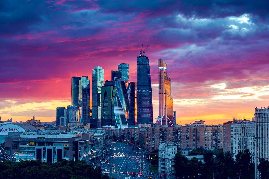 mfa_russia's tweet photo. 🎉 Today Moscow celebrates #CityDay — a holiday that reflects our #Motherland’s history, culture, and traditions.

This year, our beloved capital turns 8️⃣7️⃣9️⃣ years old.

❤️ Happy Birthday, dear Moscow! 🎉

https://t.co/HvU6Q9iHeb https://t.co/RfETxdkVCF