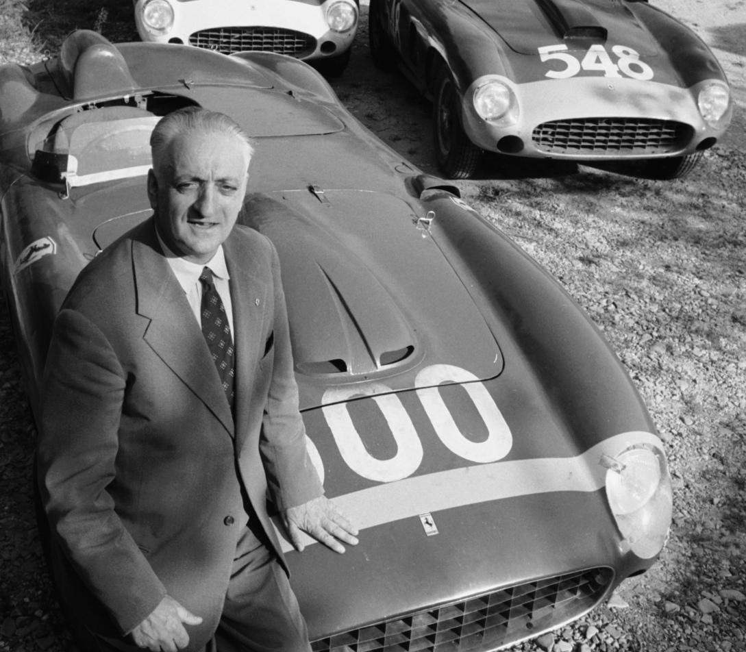 THEWOLFOFTASI's tweet photo. 🔴 الإهانة اللي أشعلت ولادة لامبورغيني 🔥🏎‍🟀

استهان مؤسس فيراري "إنزو فيراري" بصانع جرارات زراعية.. 
فقرر الرجل "فيروتشيو لامبورغيني" أن يدخل المنافسة من بابها الكبير، فحول شركته إلى صناعة السيارات الرياضية وأسس لامبورغيني..

واليوم ..
أصبحت لامبورغيني واحدة من أشهر وأفخم شركات السيارات في العالم 🚀