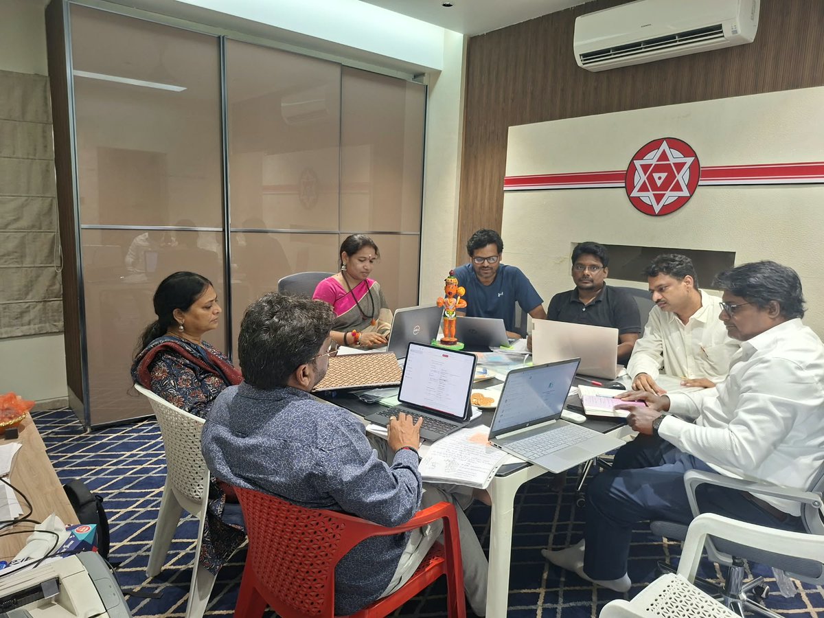 IamVijayIndian's tweet photo. @JSPTelangana @itsRamTalluri #TeamWork #DigitalFirst #Janavani #NationFirst #PawanKalyan https://t.co/dMcwvWdwSP