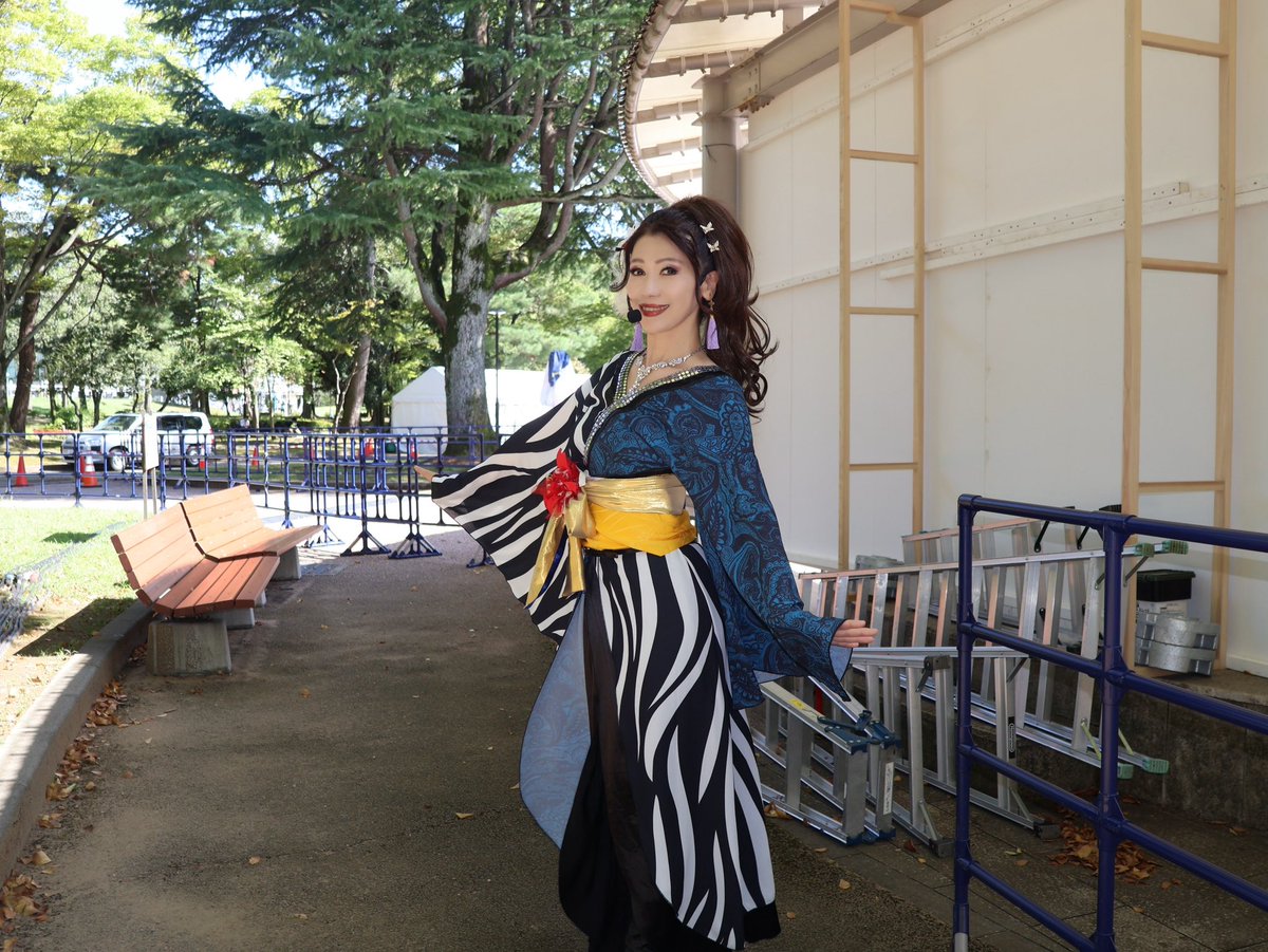 rena_magic's tweet photo. マジシャンRENAです。
今日は
金沢オクトーバーフェストに出演です🍺
お天気にも恵まれて、最高のステージに！
たくさんの皆さんと一緒に盛り上がれて、
とっても楽しかったです♪

#マジシャンRENA
#オクトーバーフェスト
#いしかわ四高記念公園 https://t.co/Vg2NqLkEYS