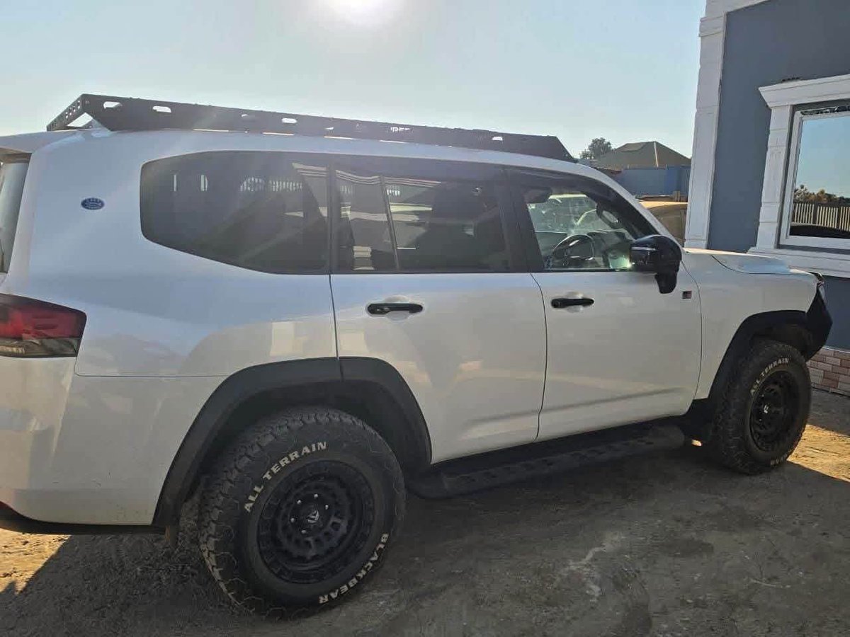 Big_Geezy2126's tweet photo. 🚨 URGENT: K100,000 REWARD

White Toyota Land Cruiser 300, Reg. AAA 3565 (red plate) stolen near Nakonde Friday night. Driver tragically killed. 💔

📍 Last seen: Nakonde Border Post
📞 +260 978 400 404
💰 K100,000 reward for information leading to recovery.

Please share widely. https://t.co/eoKBZ8LFsP