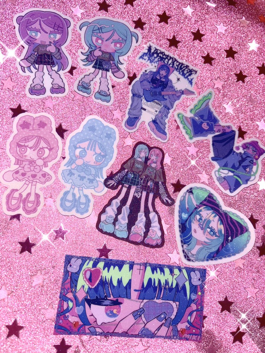 paramoremiki's tweet photo. 【🐬online store🐬】

今年イベントで販売していたグッズ達と、イベントで販売していた似顔絵ステッカーも受け付けております!

是非チェックしてみてください🫶🏻

🐬オンラインストア🐬
⇩               
https://t.co/3gXd5S7Vtz https://t.co/W3AdJ9cX5T