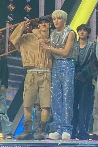 nongtent_10's tweet photo. /จั้นมายินดีให้กับรักที่สดใส 💖 #taeten https://t.co/rdg6PZjW0I