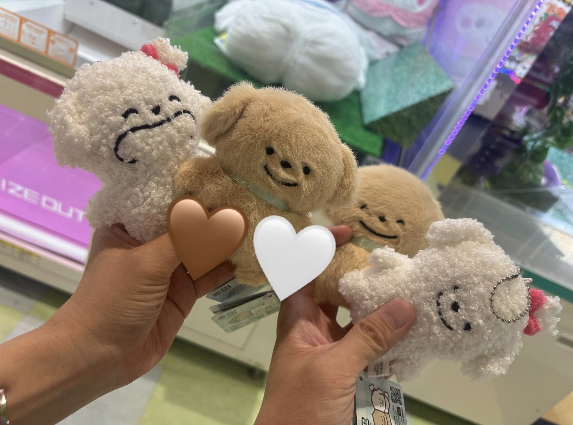 yuttanmi's tweet photo. 彼と、なかやせなさんのちゃいぬくんとしろいぬちゃんの投稿を見てファンになってるので全種類取ってきた〜！！
早くスタジアムに連れて行きたい🥳💘
かわいい、ほんとにかわいい🥺 https://t.co/hufd5tSMP1