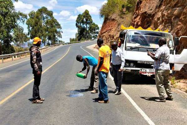 QariTravel's tweet photo. Kyamwilu Gravity Hill. 
It is a famous location in Machakos County, Kenya, where cars in neutral and spilled water appear to move uphill. What Happens at Kyamwilu Hill Location: It lies about 12 kilometers from Machakos town along the Machakos-Kangundo road. https://t.co/Kow591n80X