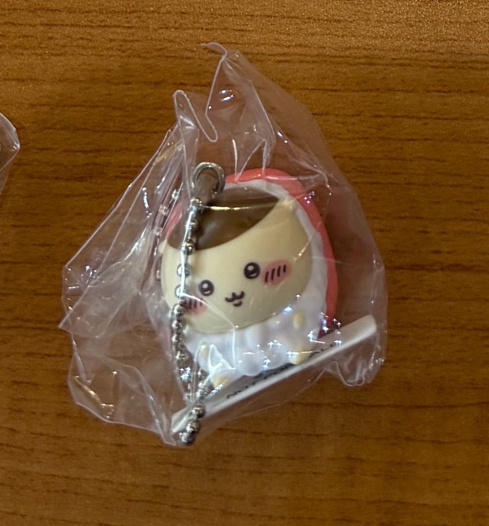 ym_mm513's tweet photo. ちいかわ　くら寿司　びっくらぽん　交換

【譲】フィギュア　くりまんじゅう
【求】フィギュア　うさぎ

郵送、もしくは都内手渡し交換(9/12)希望です。
お心当たりのある方ぜひよろしくお願いいたします。
#ちいかわ #ちいかわ交換　#びっくらぽん #くら寿司 https://t.co/5ieQu305gU
