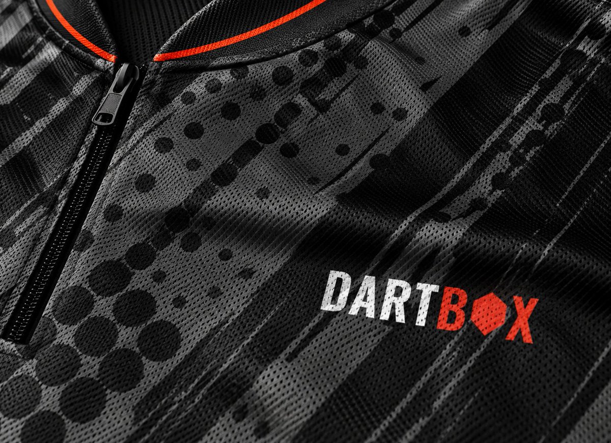 dartbox180's tweet photo. 🎯 PICK YOUR COLOUR. OWN THE OCHE.

One shirt. Seven colours. 🔴🟠🟡🟢🔵⚪⚫

Our Velocity shirts feature lightweight, breathable Aeroweave performance fabric and sizes from 2XS to 10XL.

Which colour are you choosing? 👀

👉 https://t.co/bIc4EOX0wq

#Dartbox #Darts #Velocity https://t.co/fPFg2wp9jv